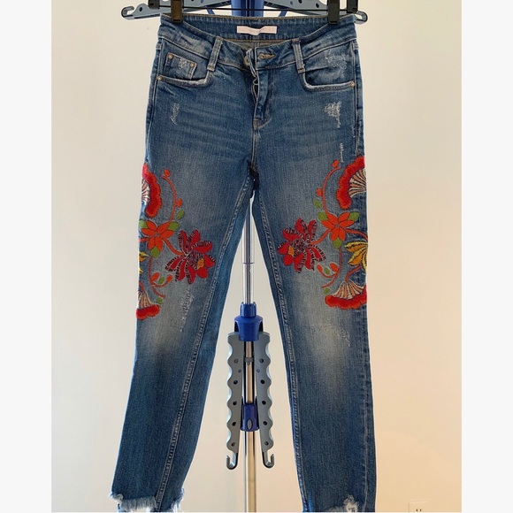 Zara Denim - Zara embroidered jeans